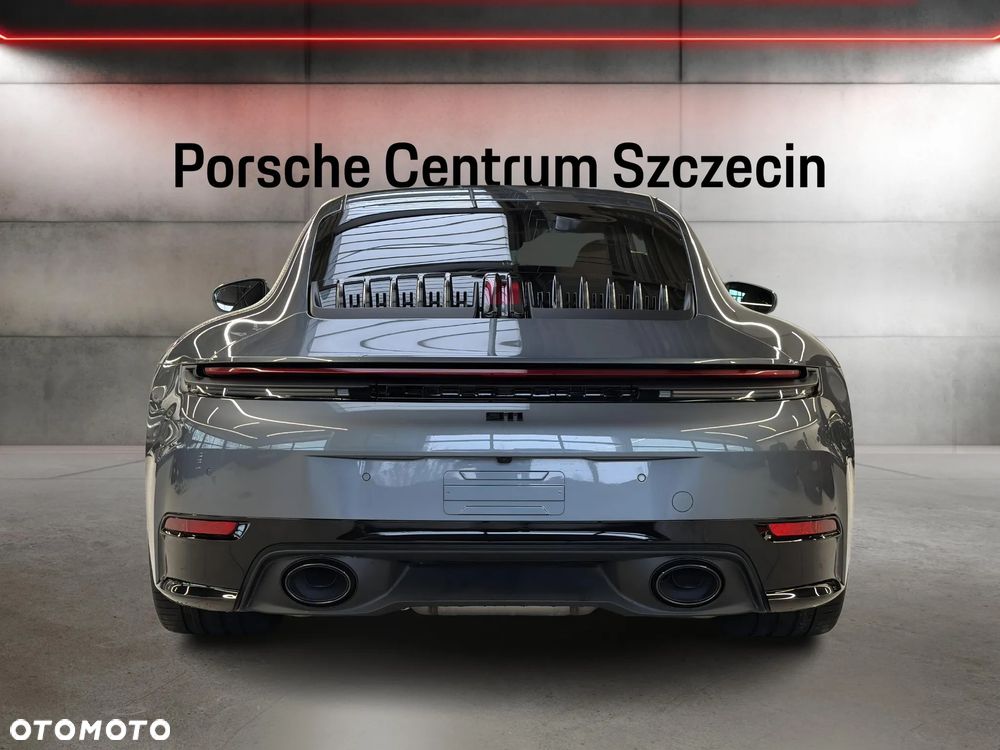 Porsche 911 Carrera S - 4