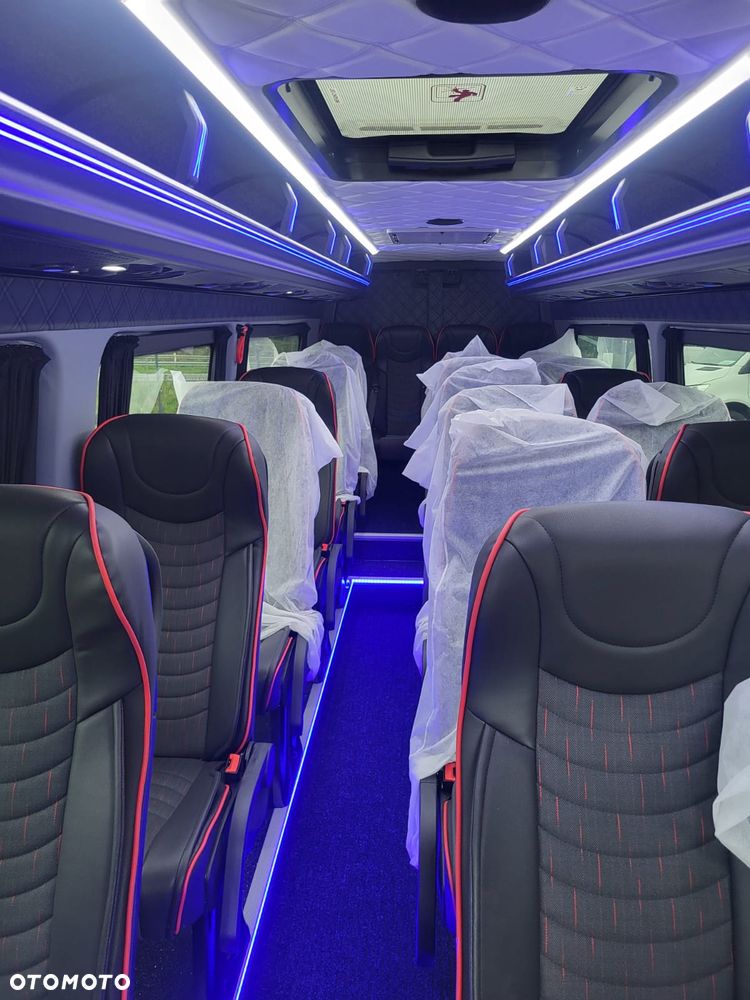 Mercedes-Benz Sprinter 517 CDI NOWA ZABUDOWA 24 miejsca +3 stojące - 20