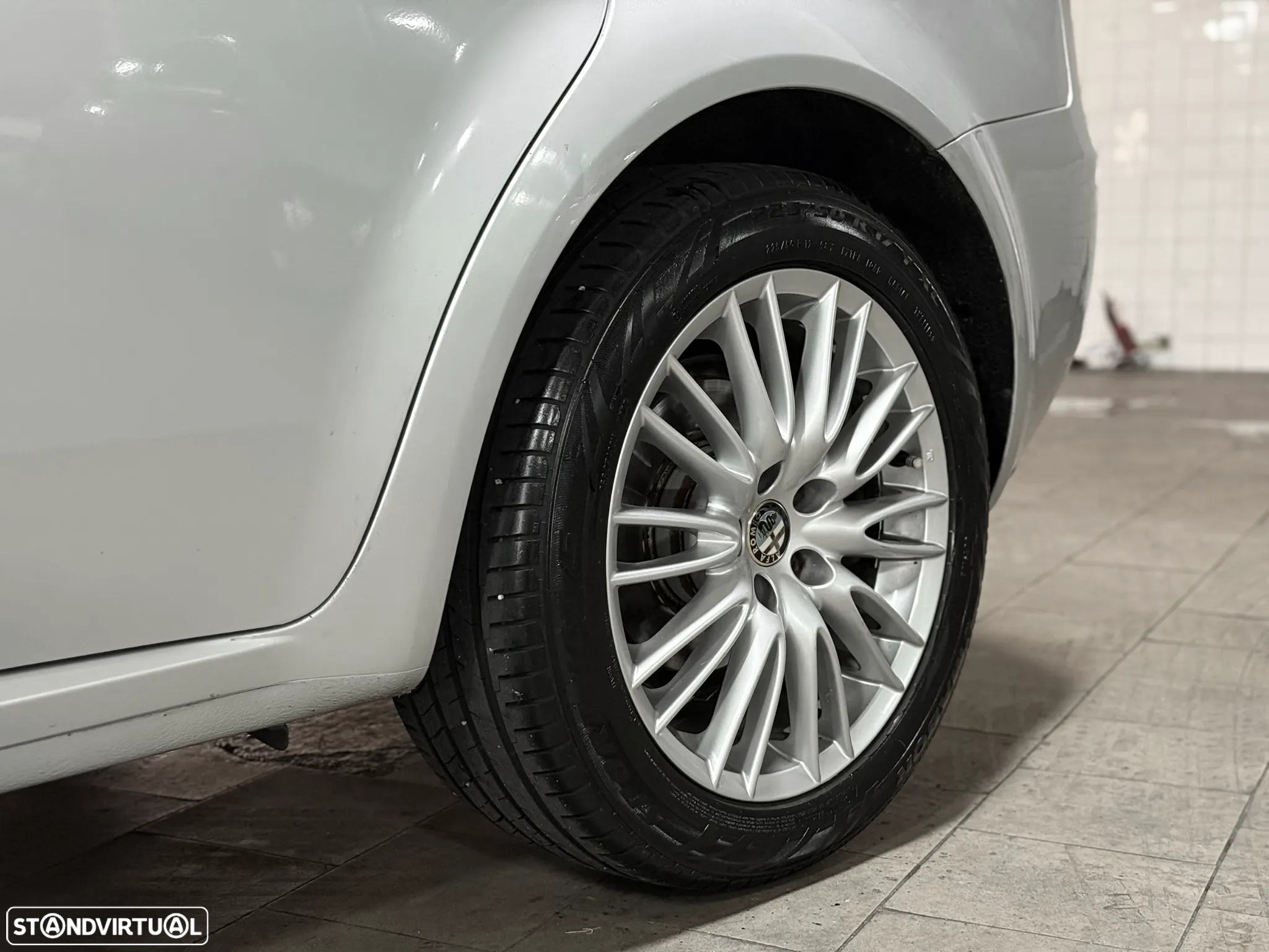 Alfa Romeo 159 2.0 JTDm Distinctive - 19
