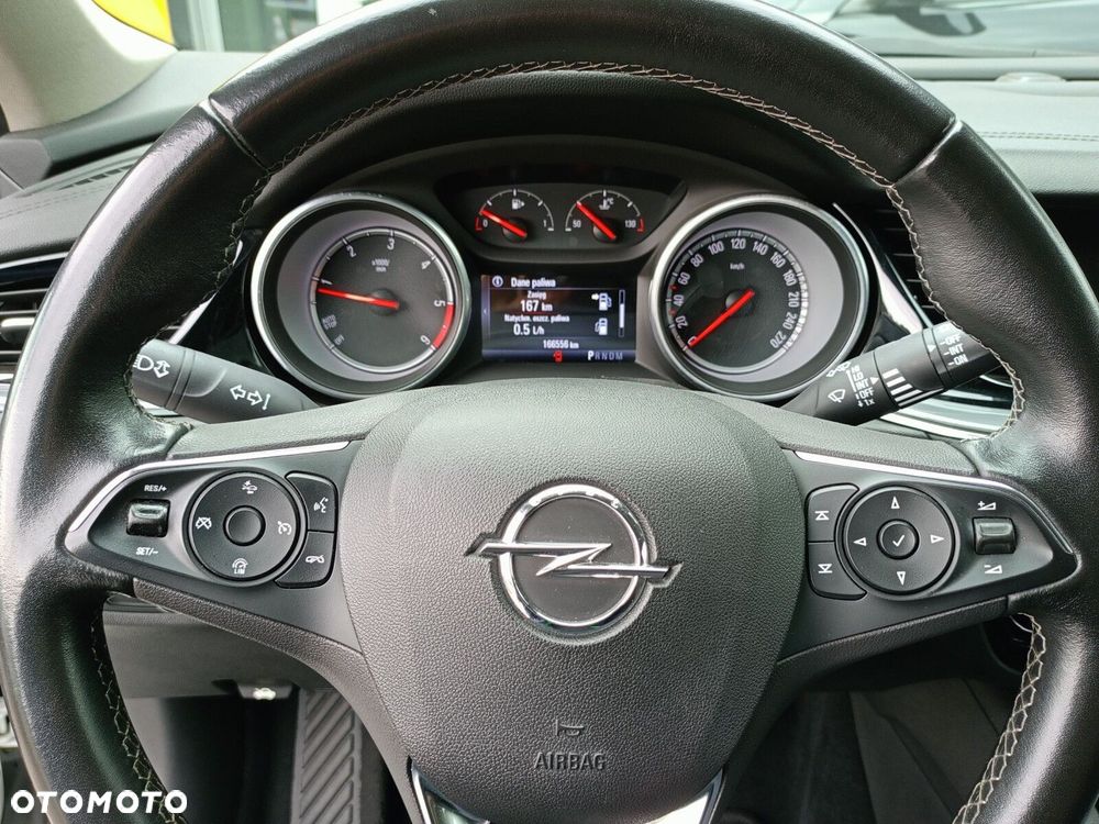 Opel Insignia - 10