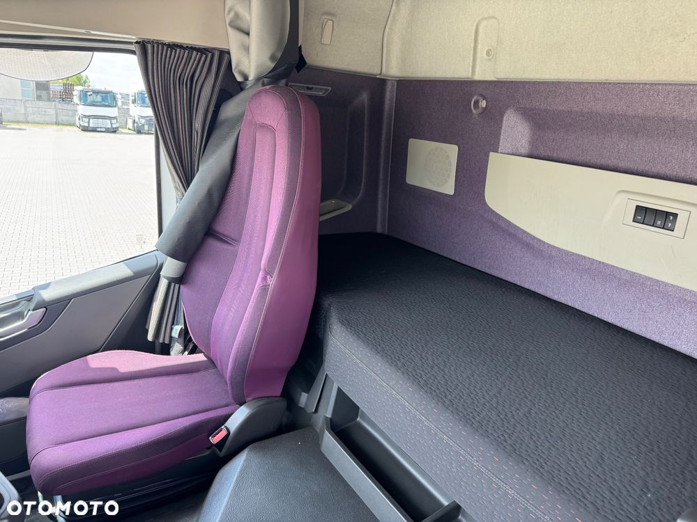 Volvo FM FH 500 Euro6 Full Led z kurierki Import France - 25