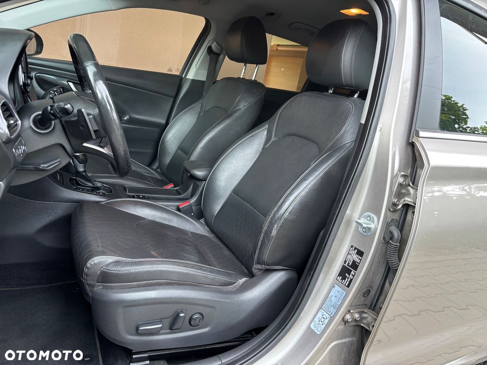 Hyundai i30 1.4 T-GDI DCT Premium - 4