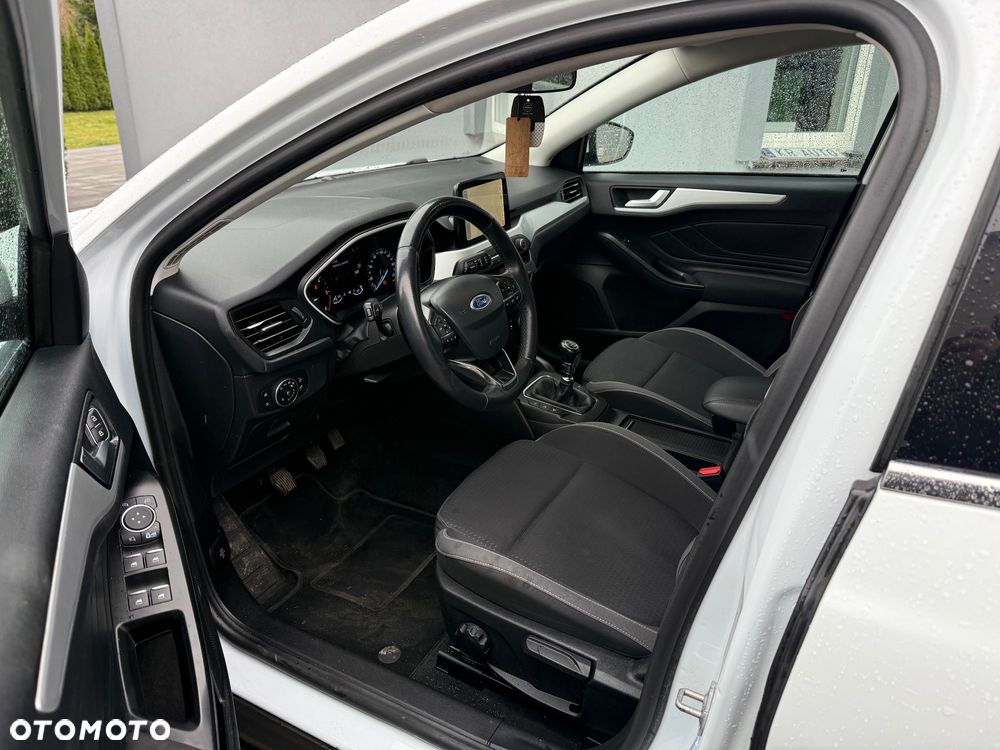 Ford Focus 1.5 TDCi DPF Start-Stopp-System Ambiente - 6