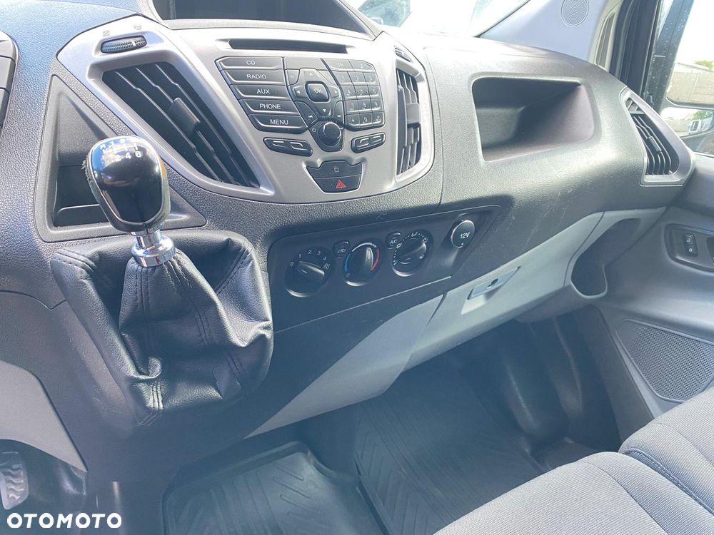 Ford TRANSIT CUSTOM - 13