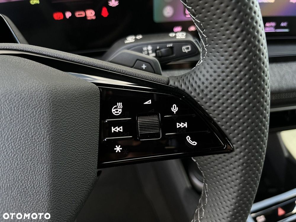 Audi Q6 e-tron - 30