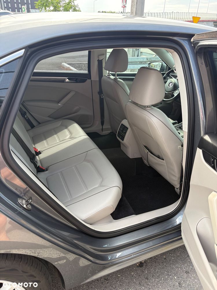 Volkswagen Passat 1.8 TSI BMT Highline DSG - 9