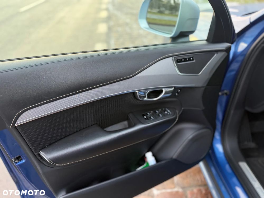 Volvo XC 90 D5 AWD Geartronic RDesign - 16