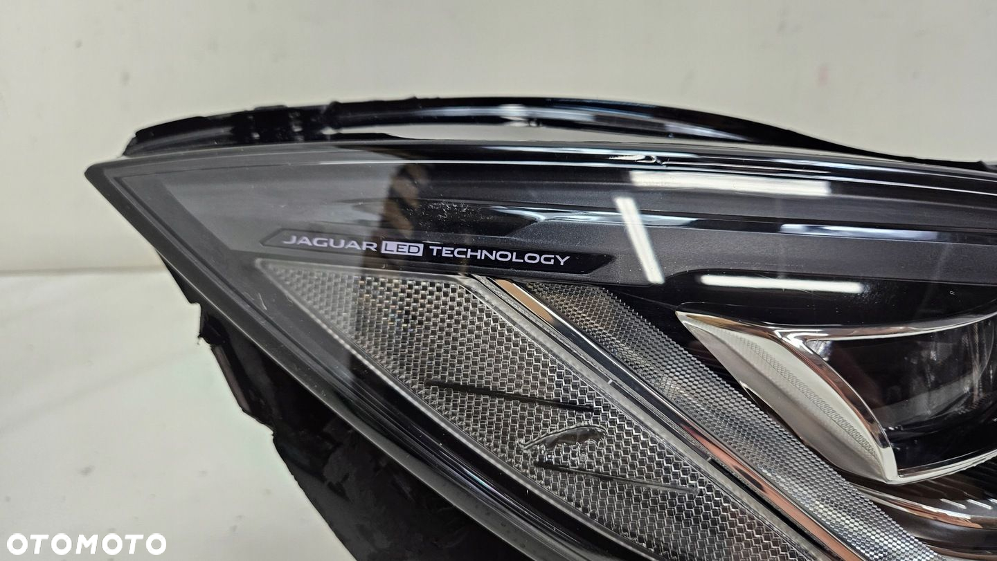 LAMPA PRAWA PRZÓD JAGUAR I-PACE X590 HIGH J9D3 - 7