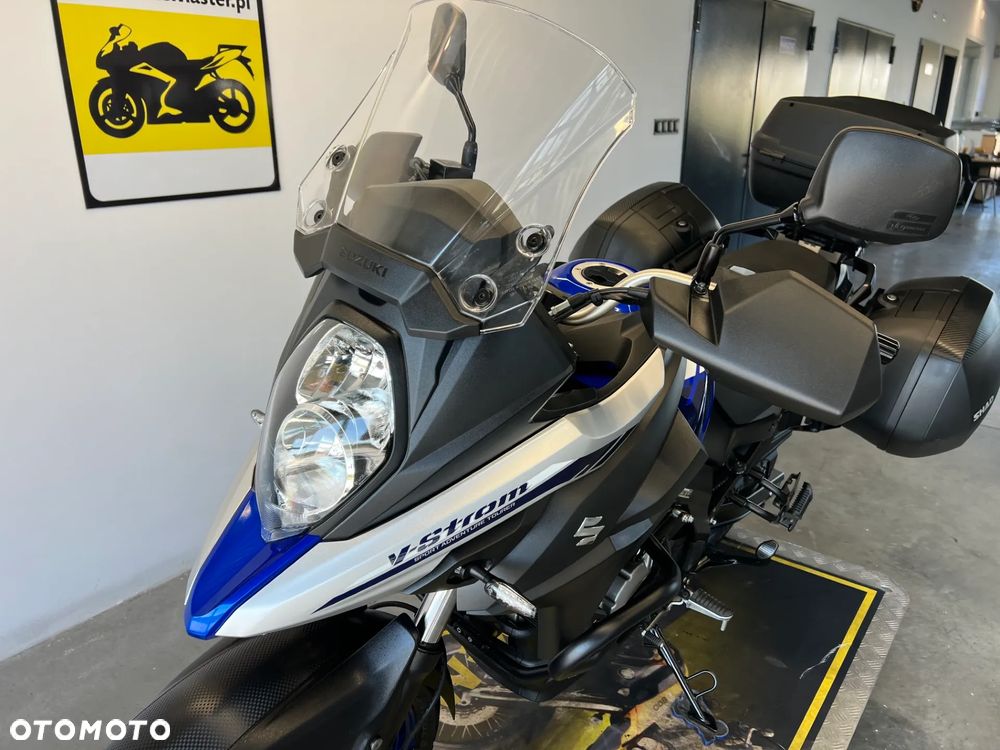 Suzuki V-STROM - 10