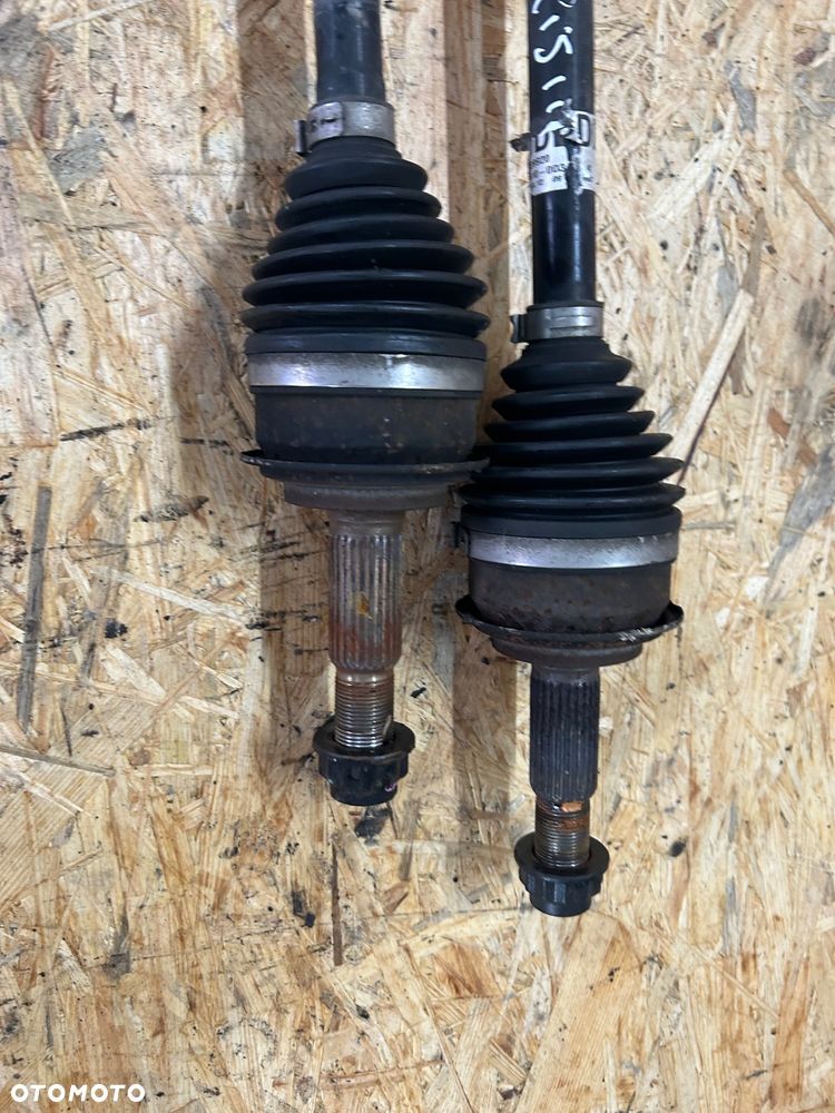 Toyota Yaris III półoś lewa prawa 1.0 2011-2019 43420-0D390 - 2