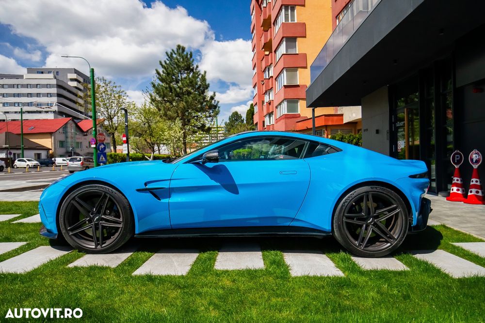 Aston Martin V8 Vantage Standard - 4