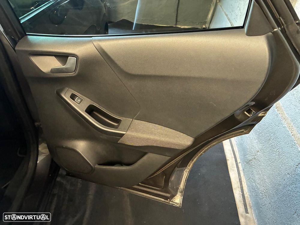 Ford Puma 1.0 EcoBoost MHEV Titanium - 39