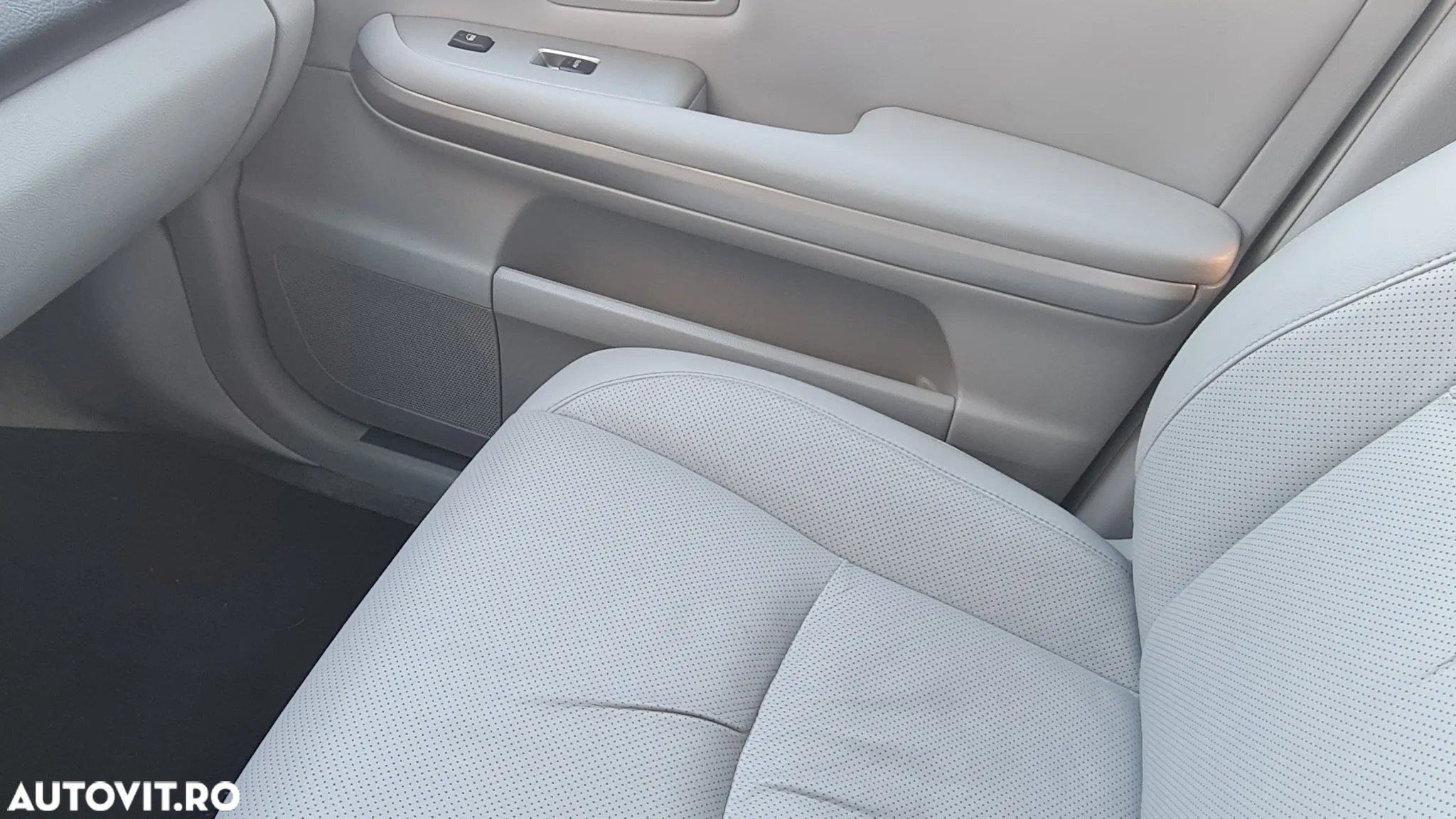 Lexus Seria RX 400h (hybrid) - 13