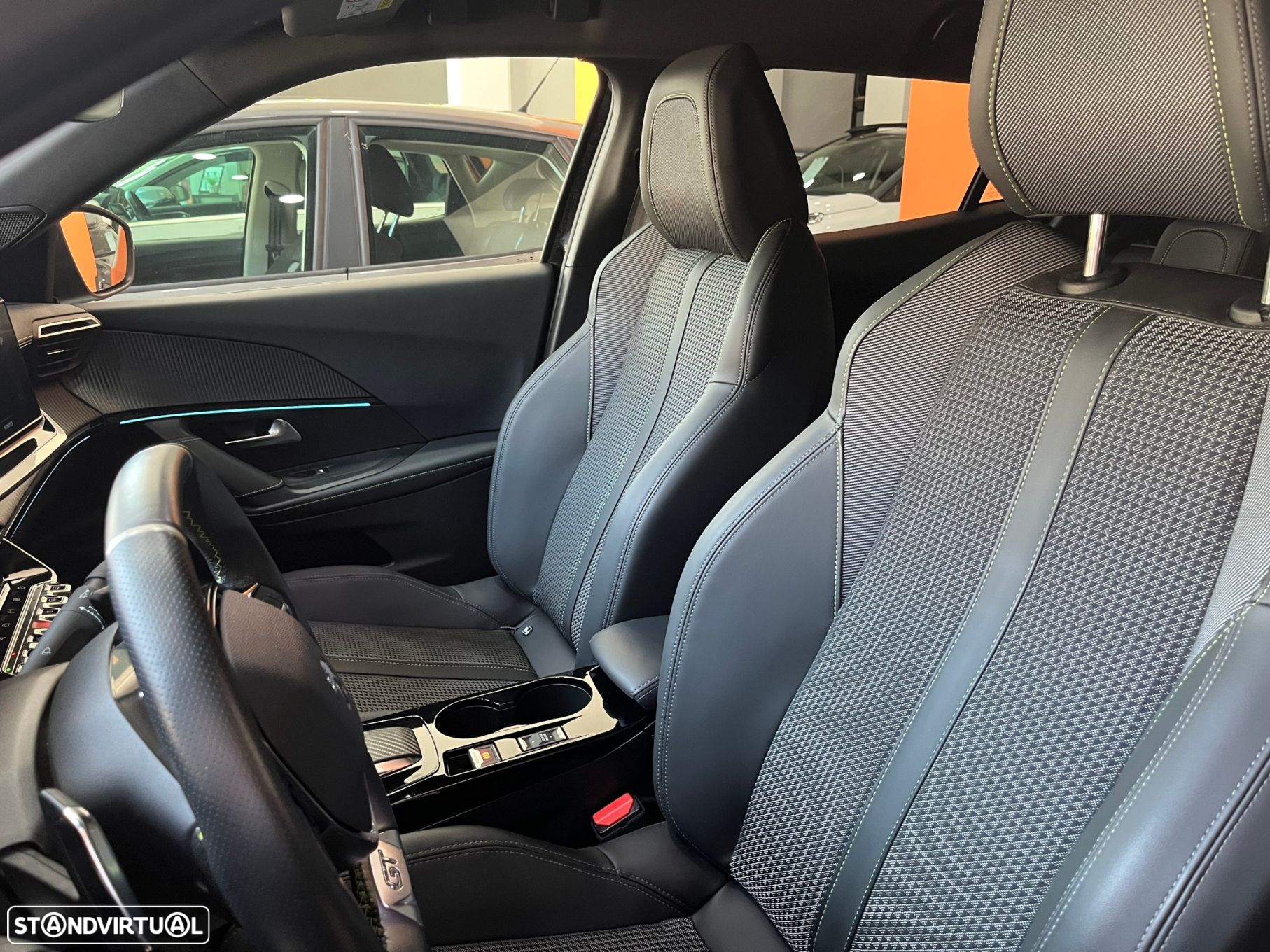 Peugeot 2008 1.5 BlueHDi GT EAT8 - 13