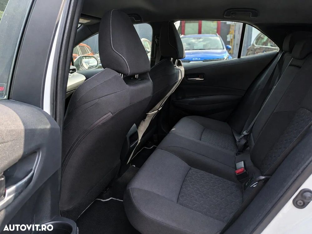 Toyota Corolla - 14