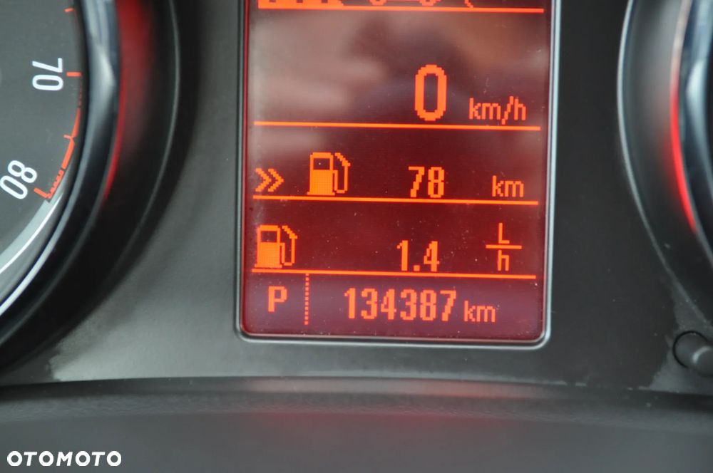 Opel Astra 1.6 Turbo Automatik - 32