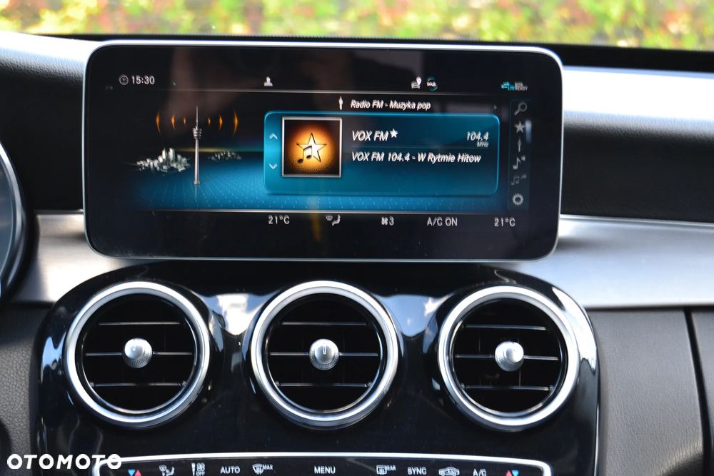Mercedes-Benz Klasa C 180 9G-TRONIC AMG Line - 37