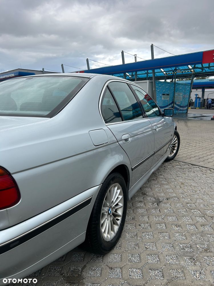 BMW Seria 5 523i - 11