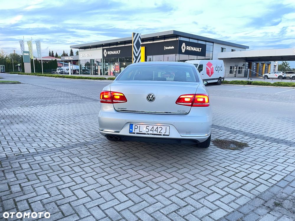 Volkswagen Passat - 8