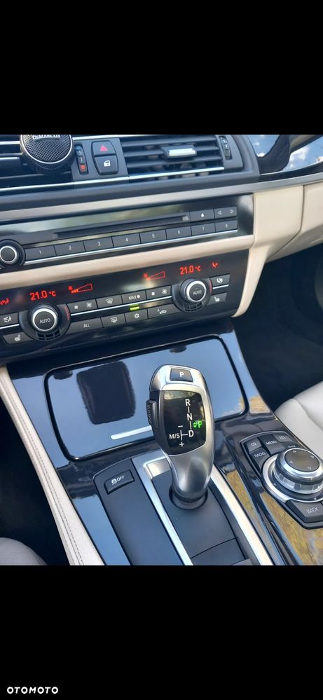 BMW Seria 5 523i - 5