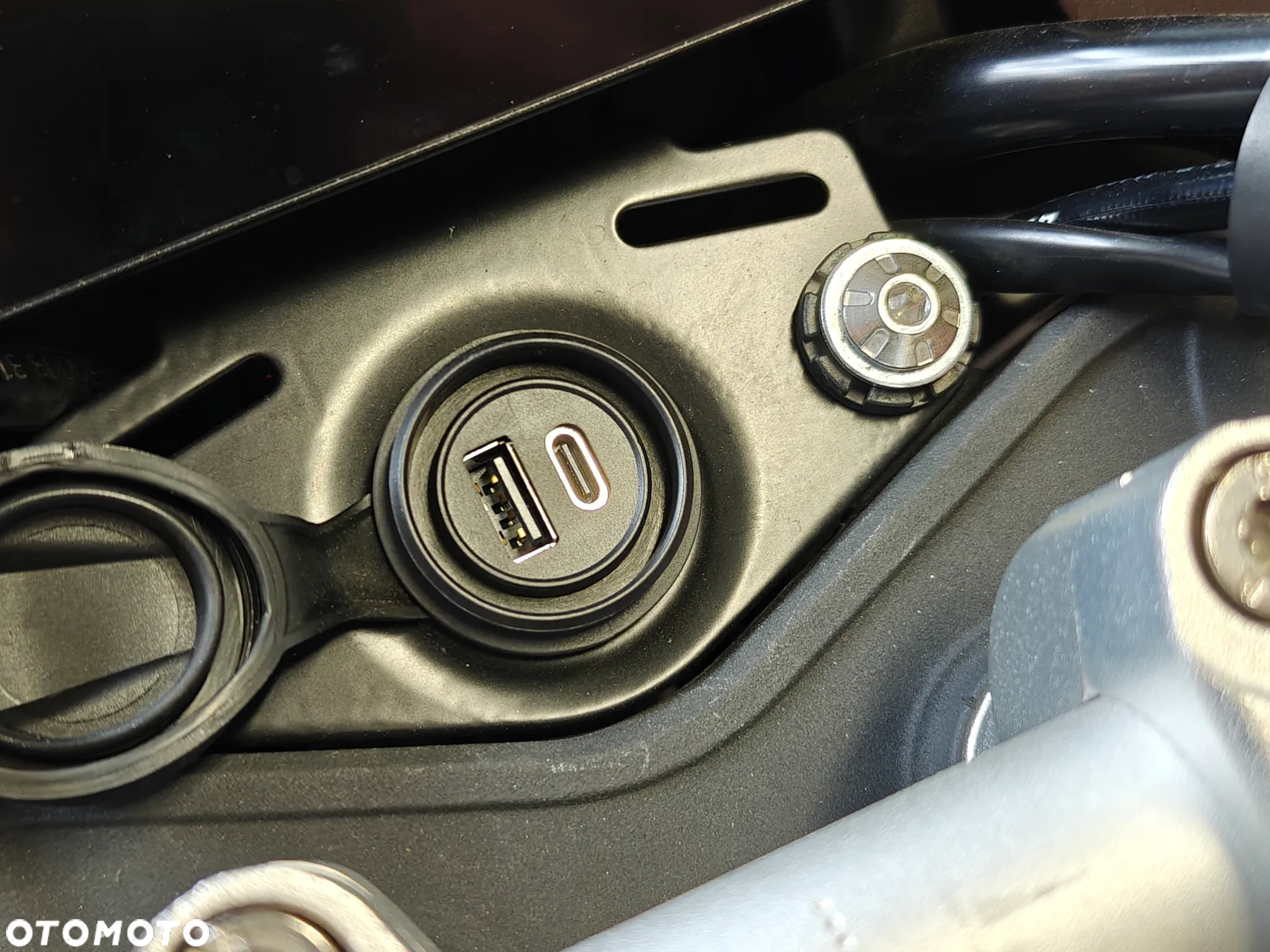 QJMOTOR SRK 125S - 13