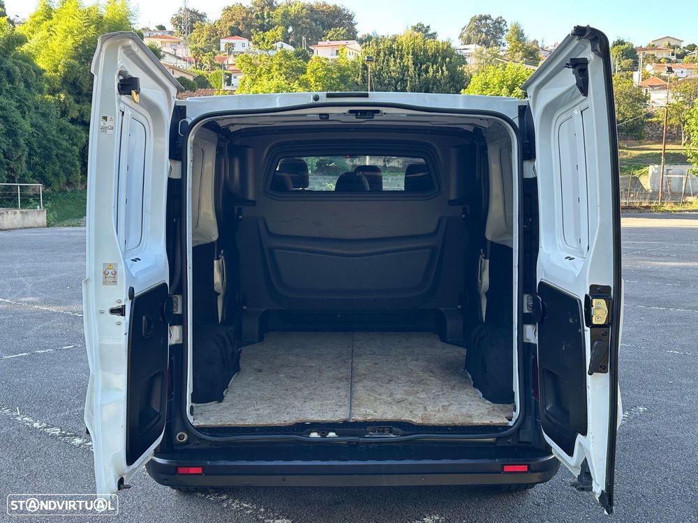 Renault Trafic 2.0 dCi L2H1 1.2T - 17