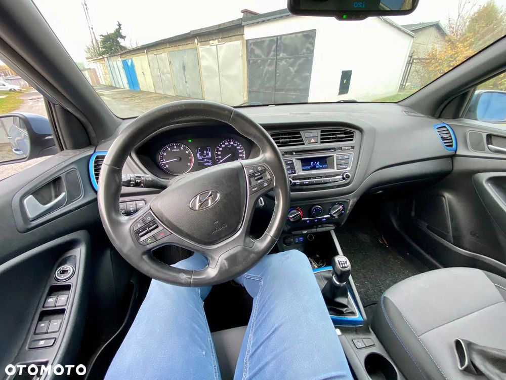 Hyundai i20 blue 1.2 Trend - 6