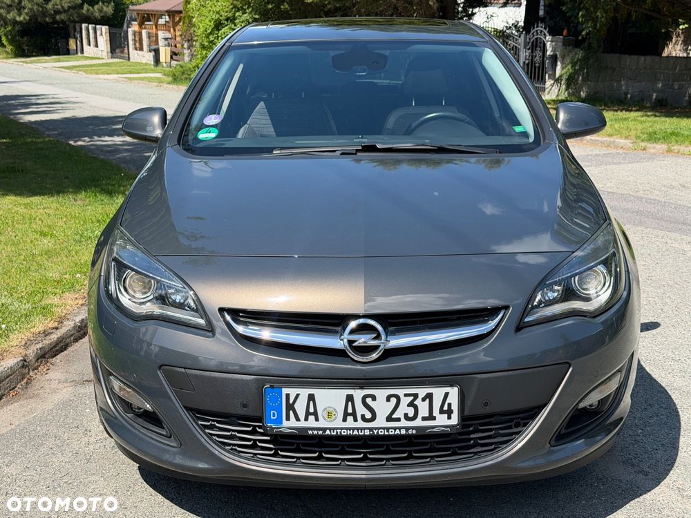 Opel Astra 1.4 Turbo Exklusiv - 1