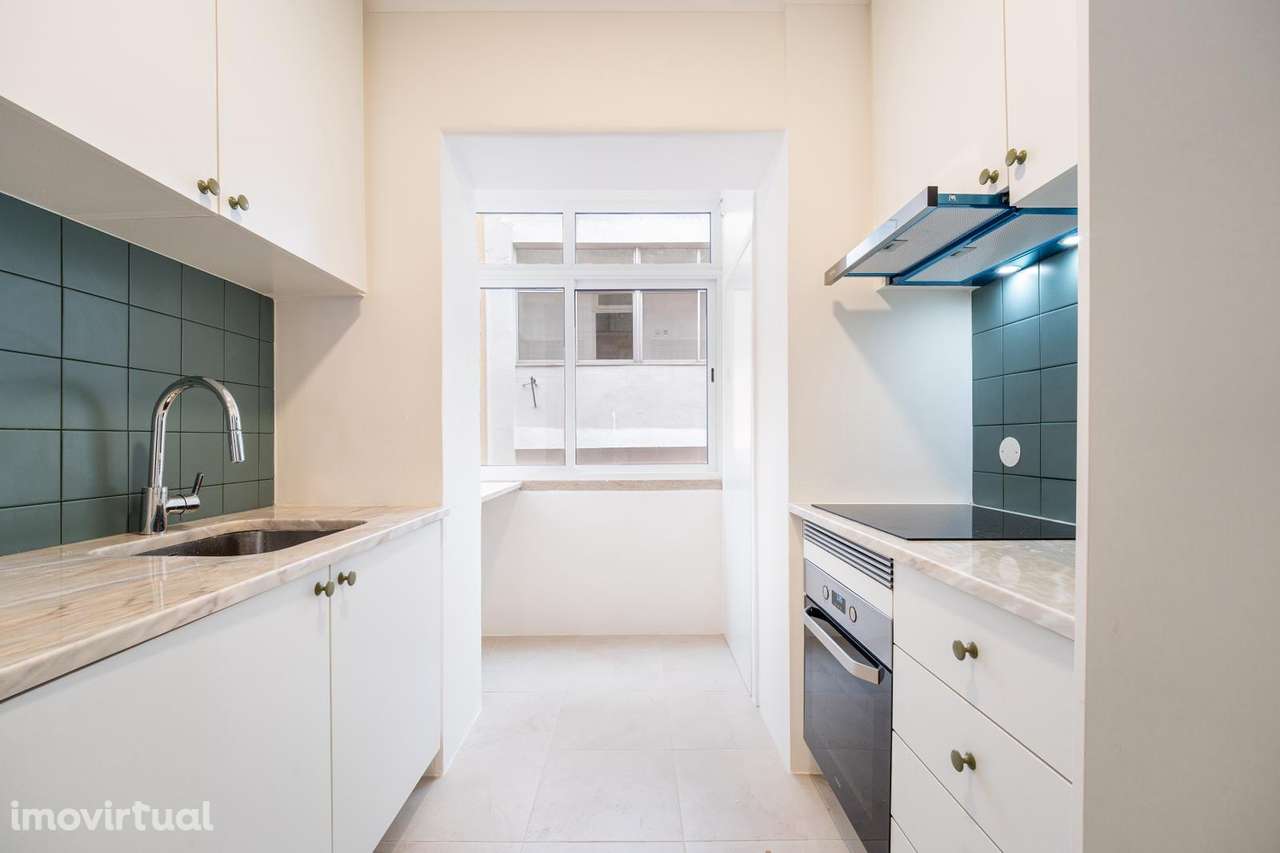 Apartamento T2 com cozinha equipada em Lisboa - Grande imagem: 2/27
