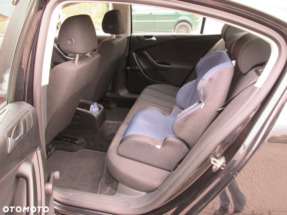 Volkswagen Passat 2.0 TDI Comfortline - 9