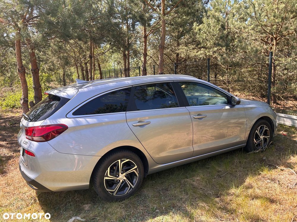 Hyundai i30 1.6 D Comfort DCT - 34