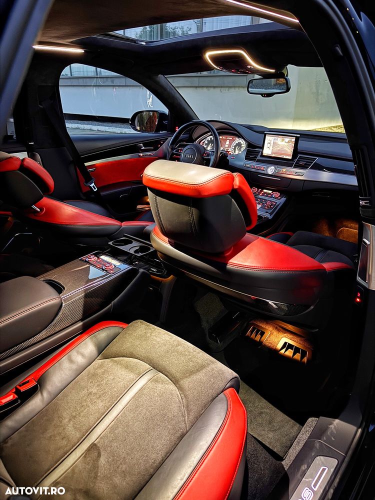 Audi S8 Plus 4.0 TFSI quattro Tiptronic - 11