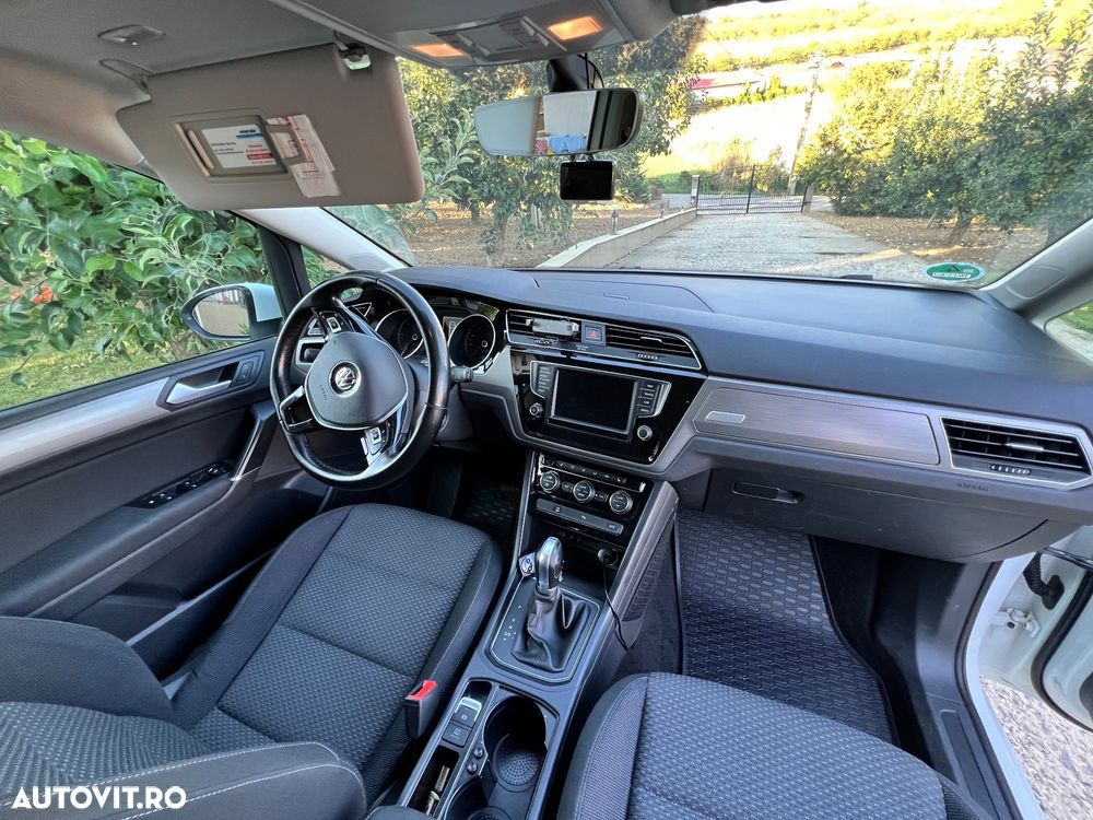 Volkswagen Touran 2.0 TDI DSG Comfortline - 9