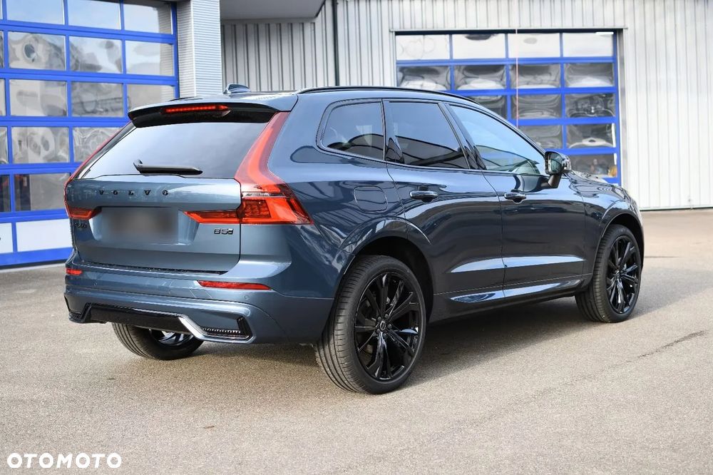 Volvo XC 60 B5 B AWD Plus Black Edition - 3