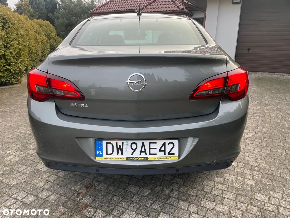 Opel Astra 1.6 Essentia EU6 - 10