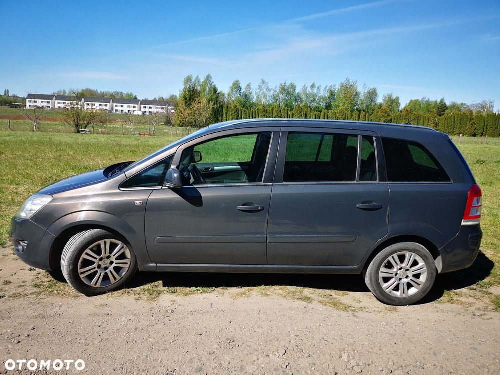 Opel Zafira - 1