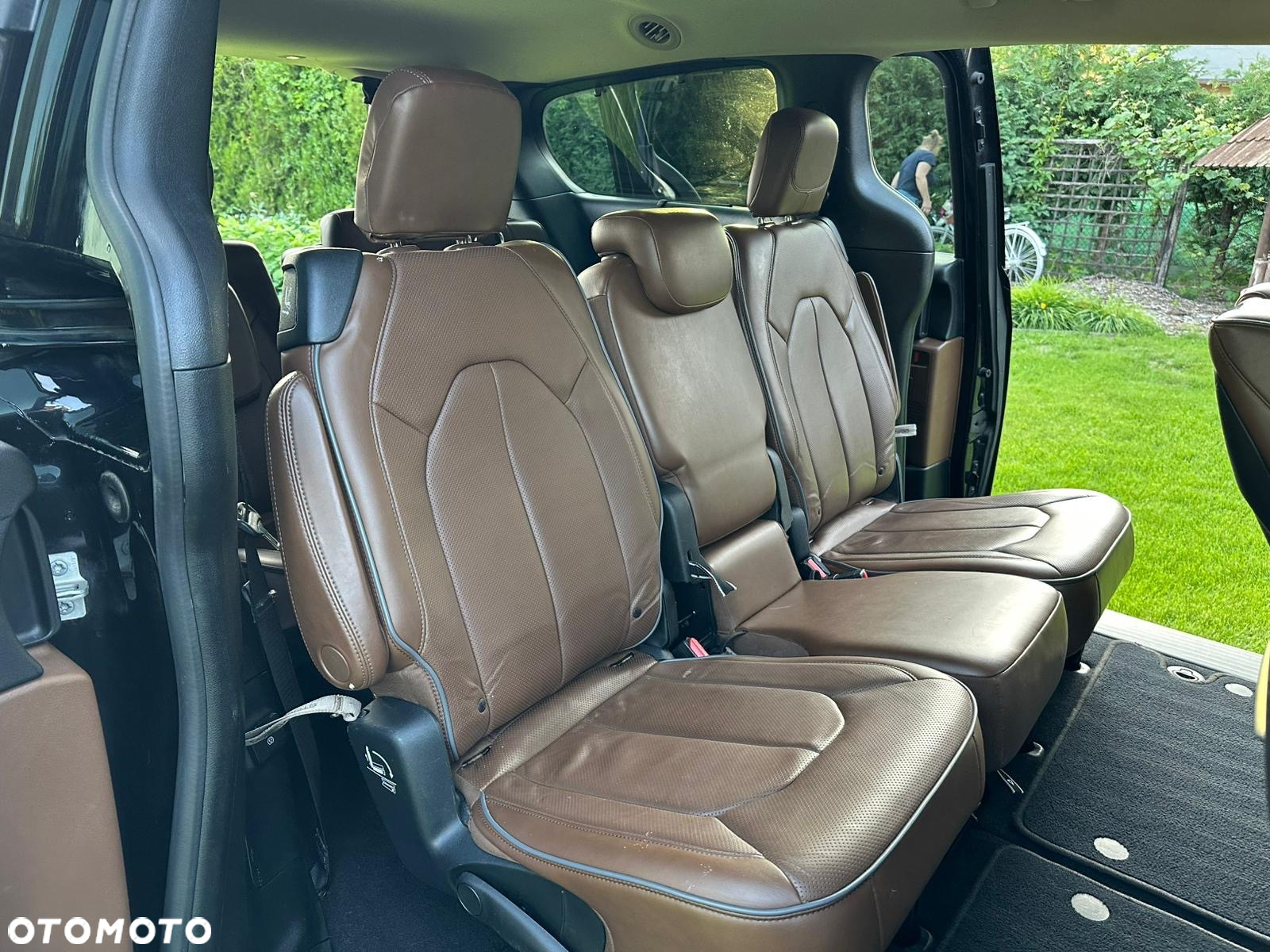 Chrysler Pacifica - 8