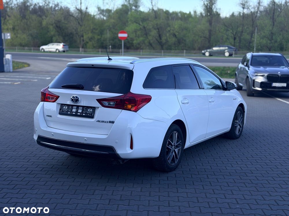 Toyota Auris Hybrid 135 Premium - 29