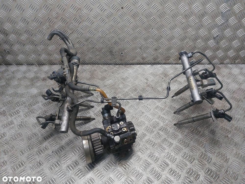 POMPA WTRYSKOWA + WTRYSKIWACZE + LISTWA KOMPLET AUDI A6 C6 2.7 TDI - 3