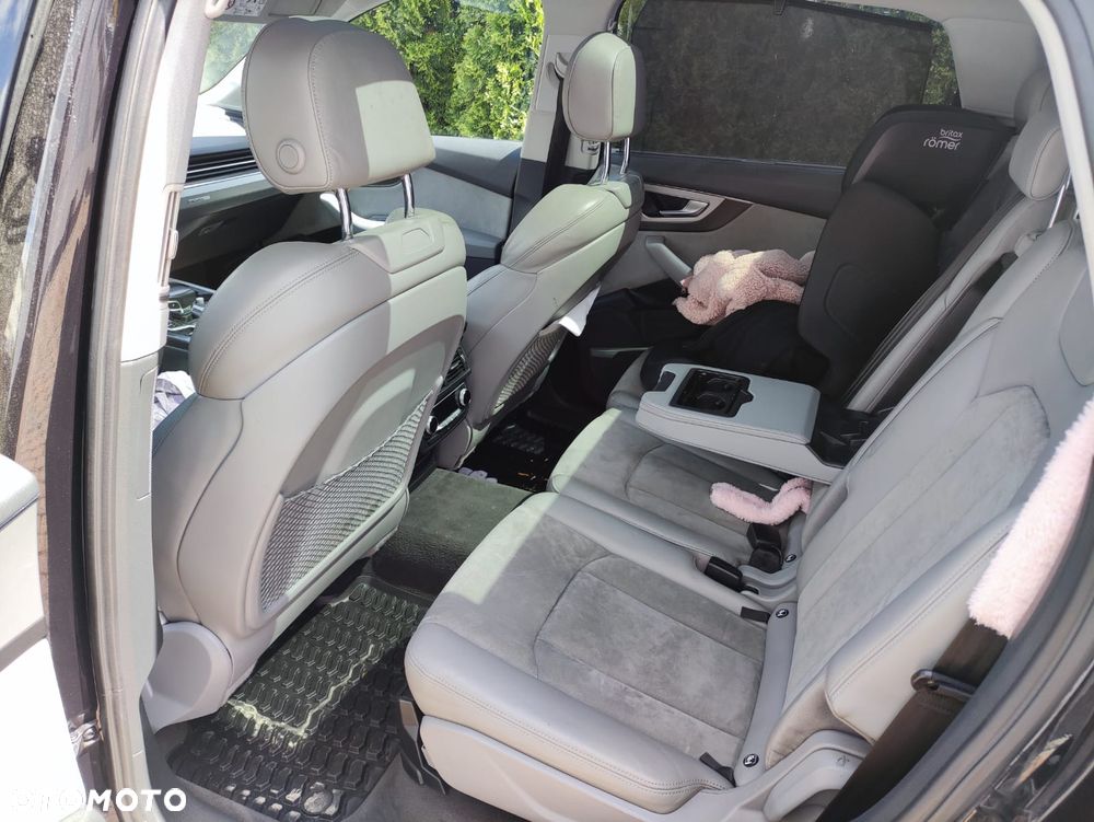 Audi Q7 - 24