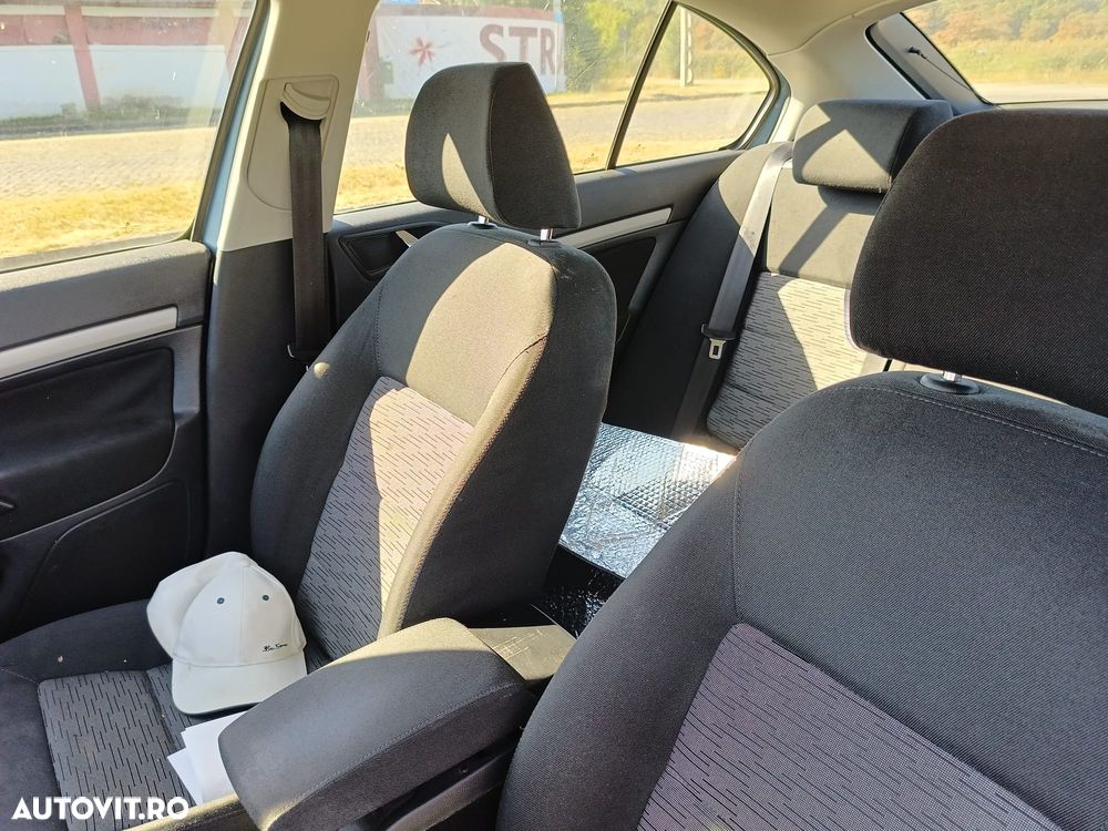 Skoda Octavia 1.6 TDI Ambiente - 9