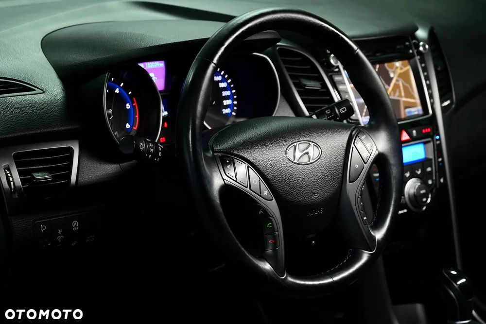 Hyundai i30 blue 1.6 CRDi DCT Passion - 24