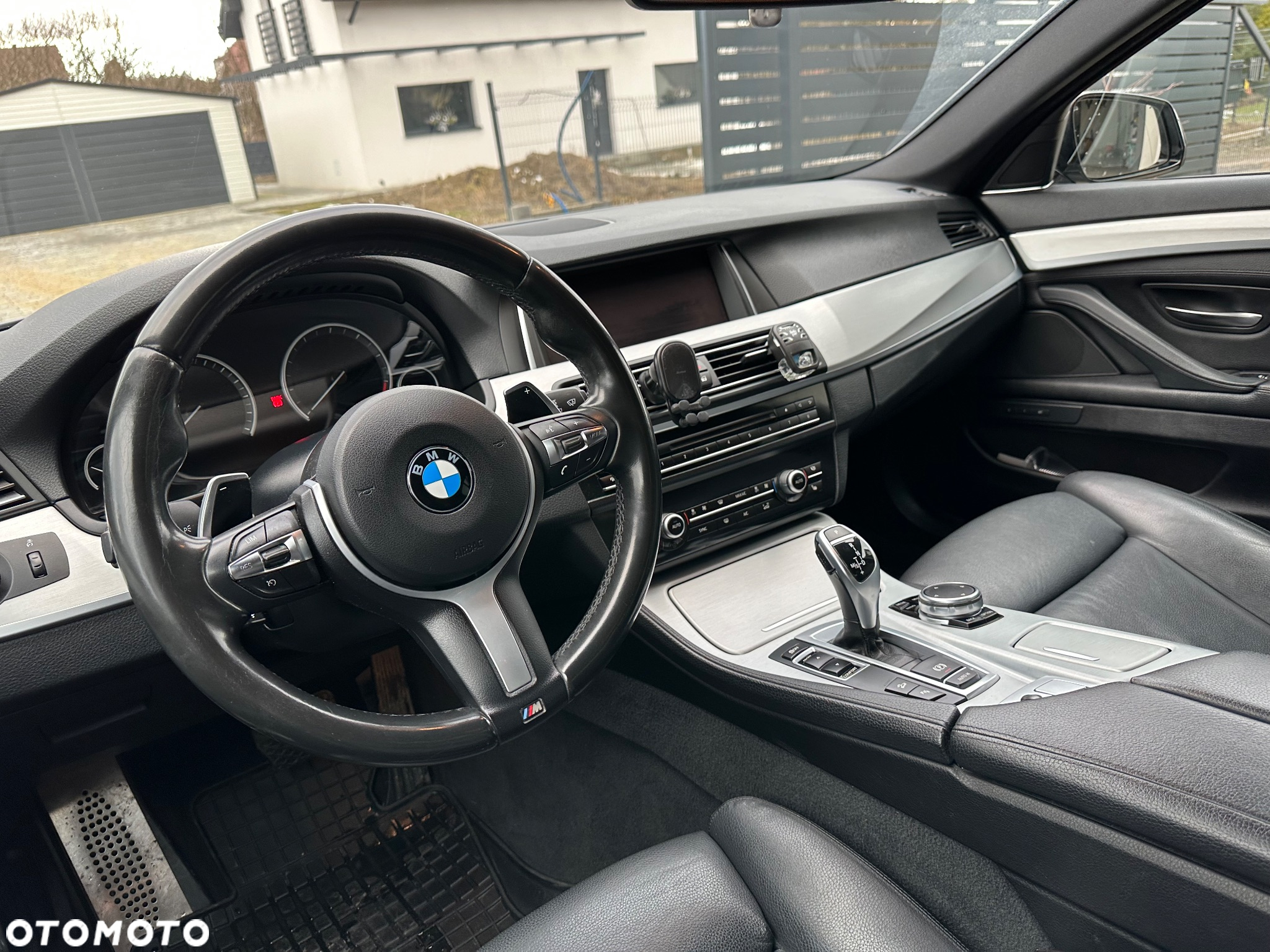 BMW Seria 5 528i xDrive - 24