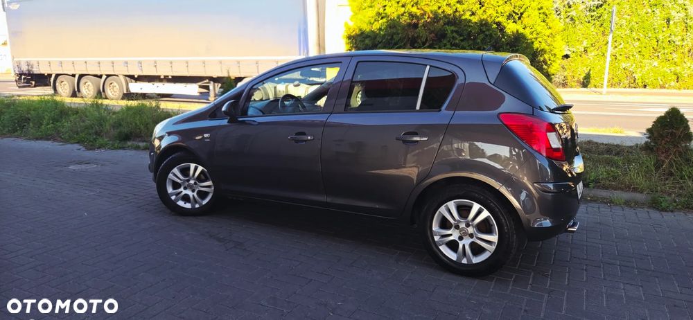 Opel Corsa 1.4 16V Edition - 8