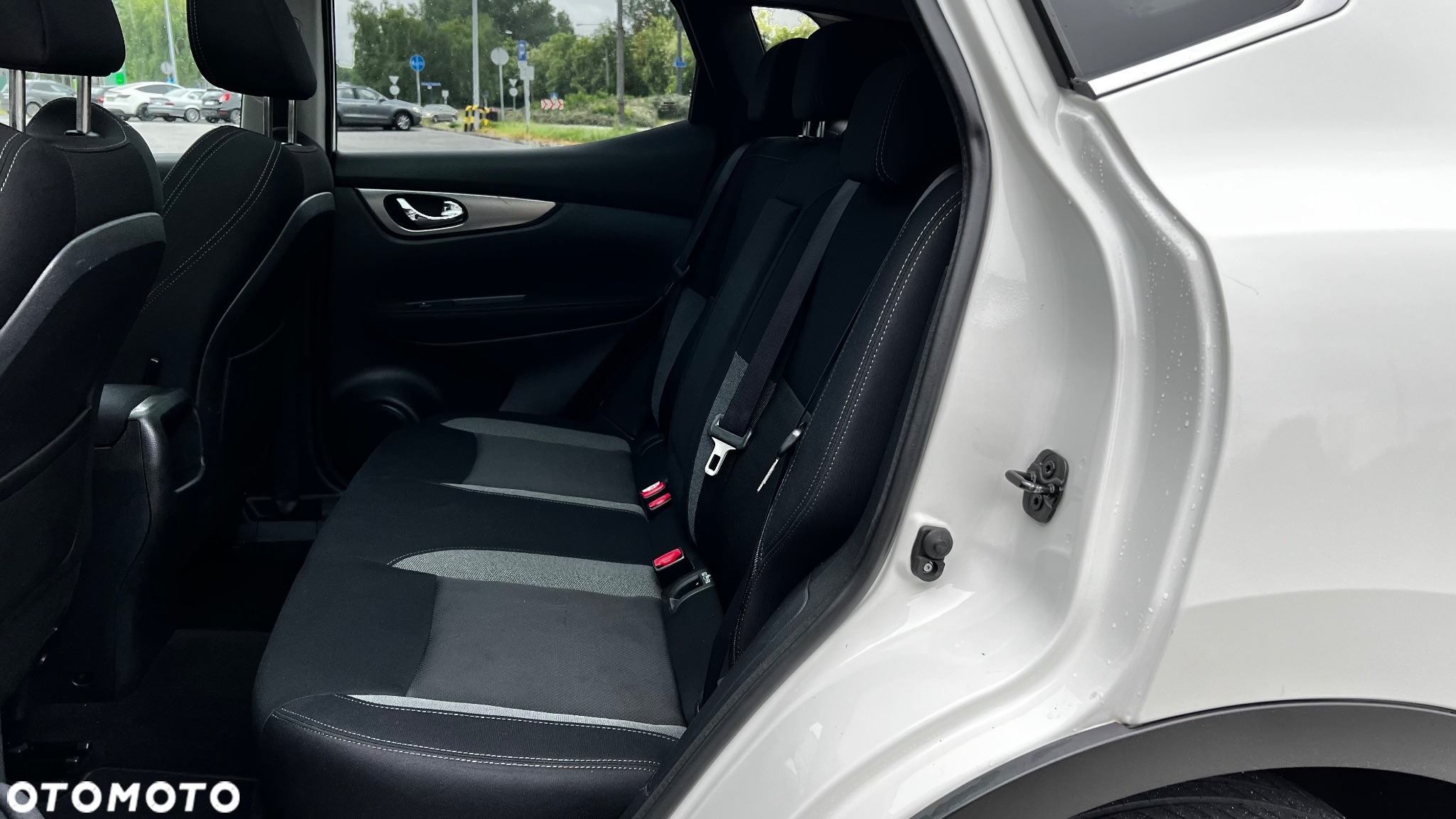Nissan Qashqai 1.6 DIG-T N-Connecta - 28