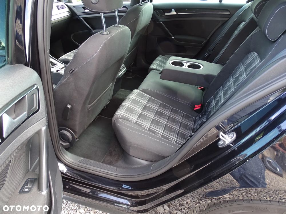 Volkswagen Golf 2.0 TDI BMT GTD - 24
