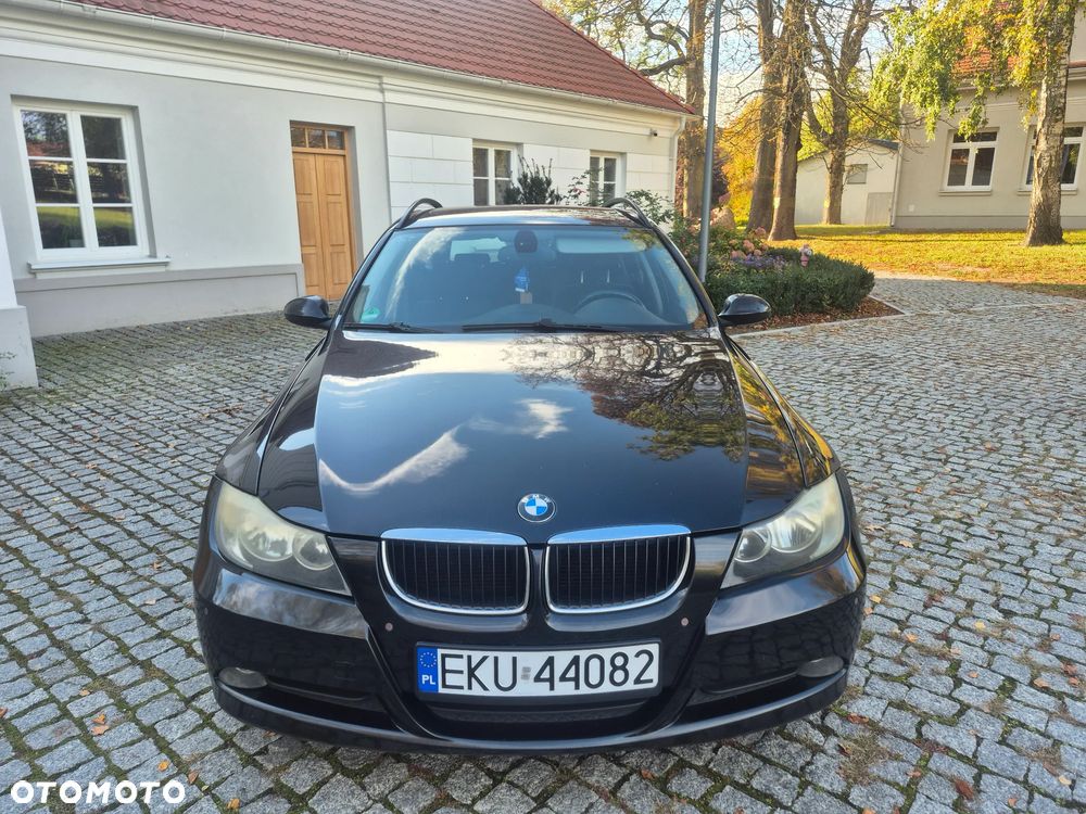 BMW Seria 3 318i - 4