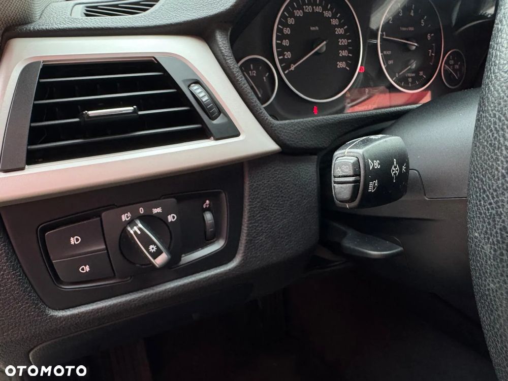 BMW Seria 4 420i Coupe - 13