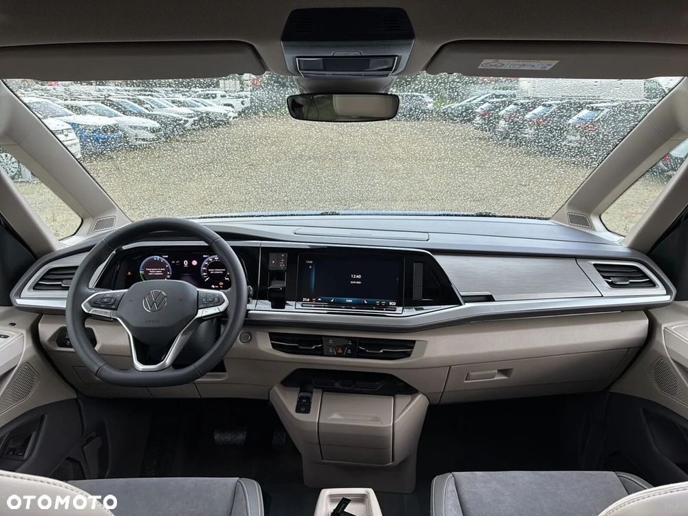 Volkswagen Multivan - 11