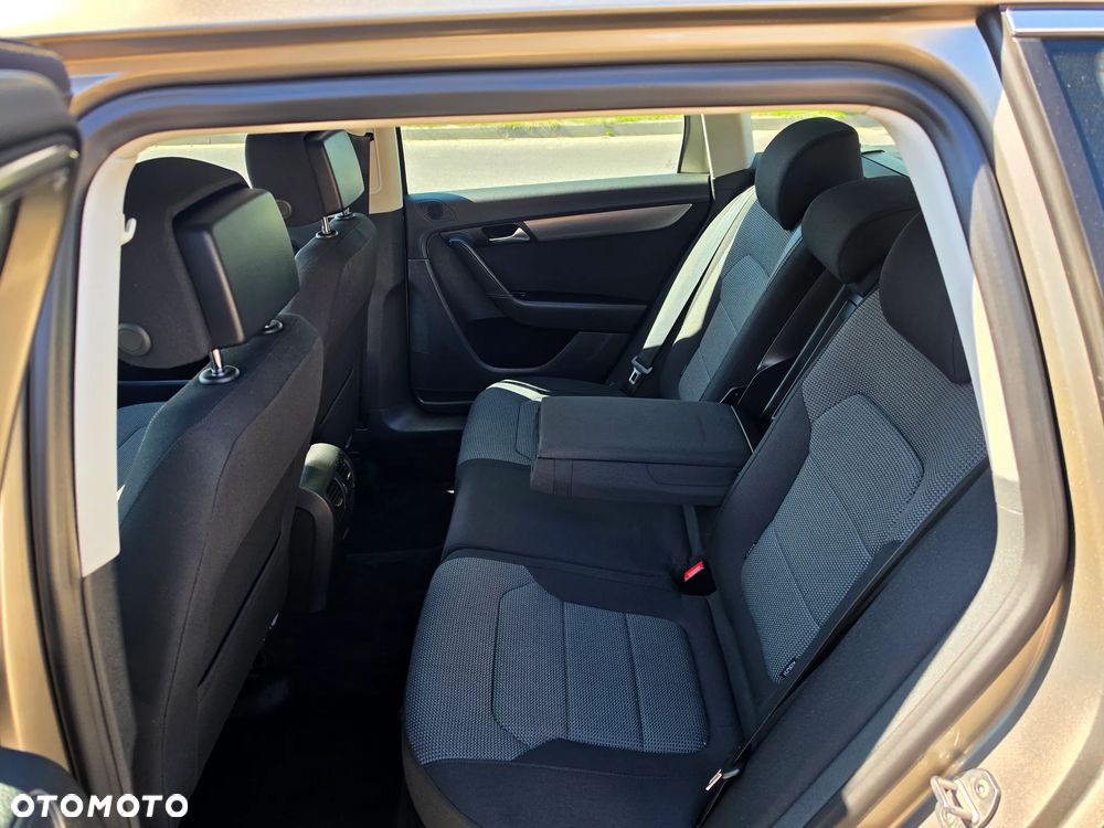 Volkswagen Passat 1.6 TDI BlueMotion Technology Trendline - 14
